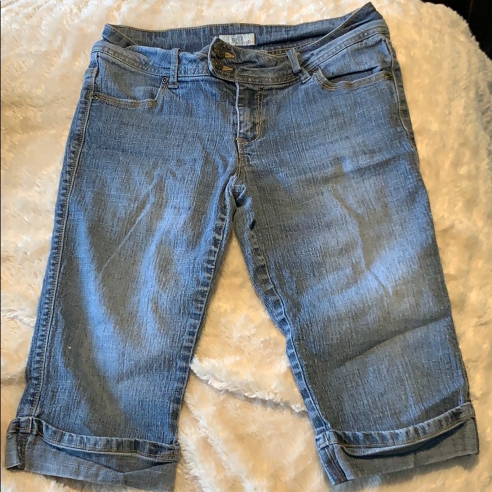 So brand Bermuda short / Capri sz. 5
